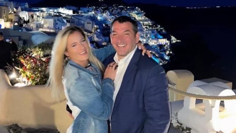 Ο Πύρρος Δήμας είχε γενέθλια και η Αφροδίτη Σκαφίδα του ετοίμασε την πιο &quot;έξυπνη&quot; τούρτα