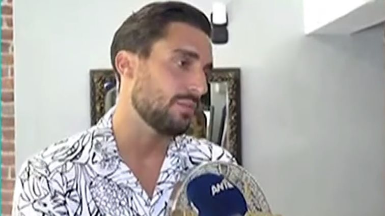 Ο Σάκης Κατσούλης μιλά πρώτη φορά για το αυτοάνοσο νόσημα που τον ταλαιπωρεί