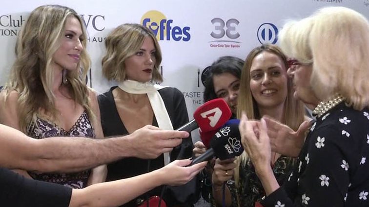 Ντορέττα Παπαδημητρίου - Μαίρη Συνατσάκη: Το ξεκαρδιστικό απρόοπτο κατά τη διάρκεια των κοινών δηλώσεών τους: Δείτε το video!