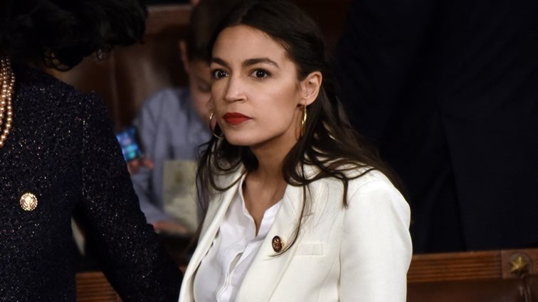 The Politics of Beauty: "Γκρεμίζοντας" την πατριαρχία ένα κραγιόν τη φορά
