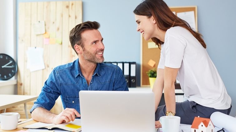 Σχέση με συνάδελφο: Θα σε κάνει πιο παραγωγικό!: Να την κάνεις την αμαρτία;