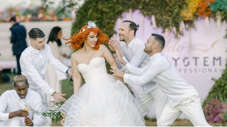 Όταν η Βάνια ντύθηκε νύφη στην πασαρέλα του &quot;Yes I Do Catwalk&quot; - Εντυπωσιακές φωτογραφίες από την εμφάνιση που έγινε viral!