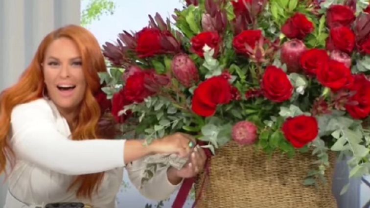 Πρεμιέρα για το "Χαμογέλα και πάλι" με τη Σίσσυ Χρηστίδου | Τα πρώτα λόγια &amp; τα νέα πρόσωπα