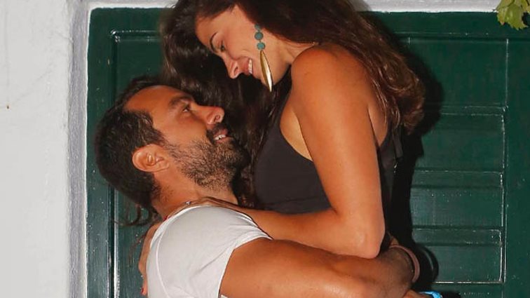 Σάκης Τανιμανίδης: Οι φωτογραφίες με τη Χριστίνα Μπόμπα για τον... «γάμο εξ αποστάσεως»