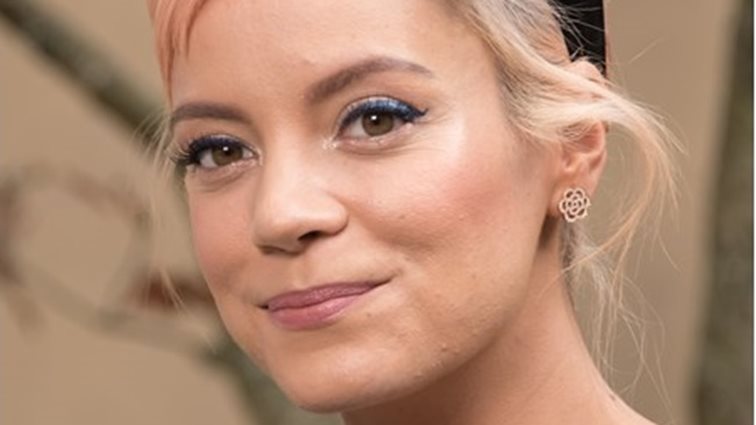 Lily Allen : Αποκάλυψε δημόσια ότι έχει πέσει θύμα σεξουαλικής κακοποίησης
