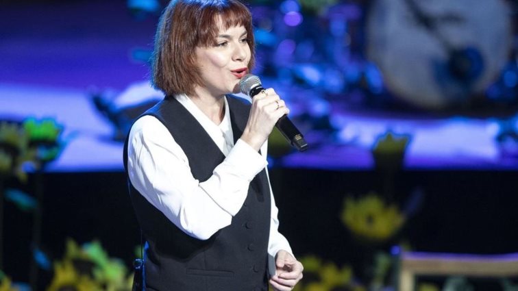 Ανδριάνα Μπάμπαλη | Η σπάνια δημόσια εμφάνιση σε fashion show