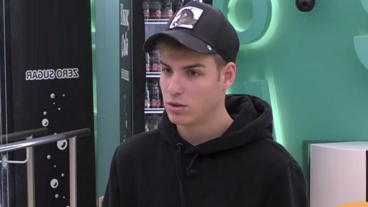 House Of Fame | Ο Στέφανος απειλεί να φύγει από το σπίτι αν δεν του αλλάξουν τραγούδι