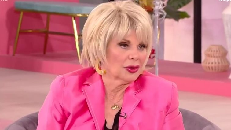 Μαρία Ιωαννίδου: &quot;Δεν ντρέπεται ο Μουρατίδης με όλα αυτά που έγραψε για τον Σειληνό; Μόνο εγώ ξέρω πόσο άντρας ήταν&quot;