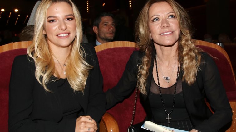 Εριέττα Κούρκουλου | Η εγκυμονούσα μάς δείχνει το τατουάζ με το πρόσωπο της μητέρας της, Μαριάννας Λάτση