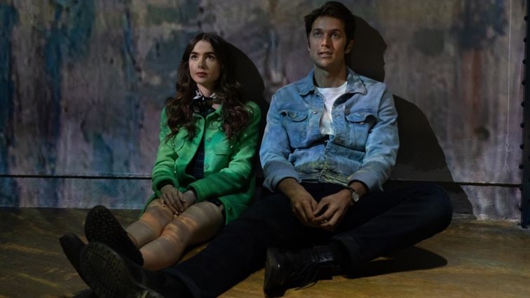 Emily in Paris 4 | Ο Lucas Bravo κάνει ορισμένα &quot;spoilers&quot; για τη νέα σεζόν