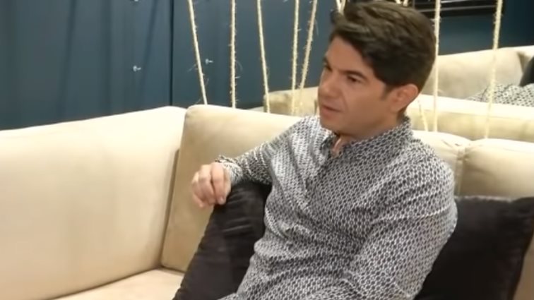 Νίκος Κουρκούλης: Παραδέχεται για πρώτη φορά την κρίση στον γάμο του με την Κέλλυ Κελεκίδου: «Τα περνάνε τα ζευγάρια αυτά»