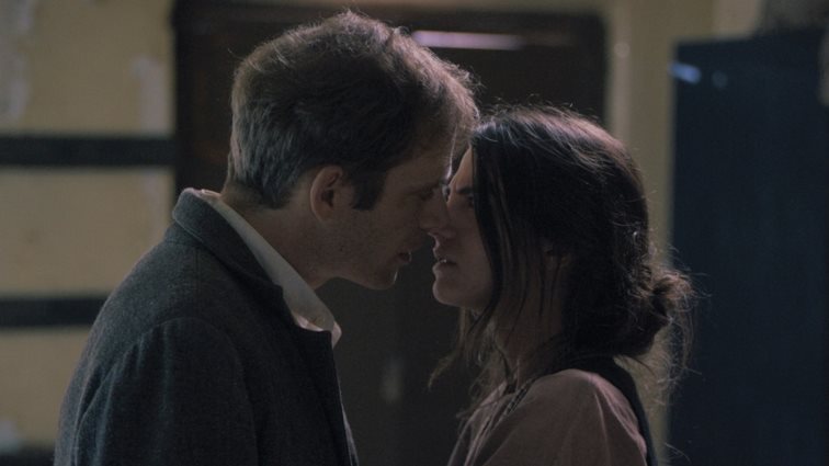 Το Κόκκινο Ποτάμι- Η Συνέχεια | Ο Δημοσθένης εξομολογείται στην Ιφιγένεια πως είναι ερωτευμένος μαζί της