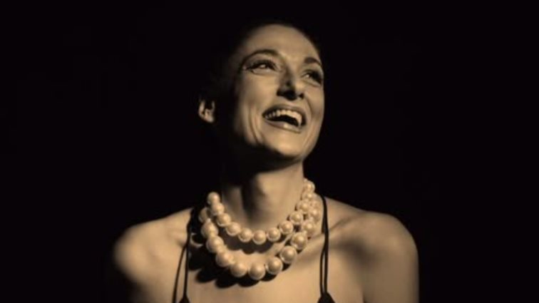 Έτοιμη να διεκδικήσει μια θέση στη σκηνή της Eurovision η Άρτεμις Ματαφιά