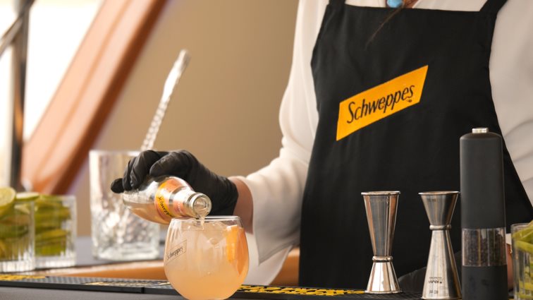 Το Schweppes δίνει χαρακτήρα στο ελληνικό καλοκαίρι! Κερδίστε προσκλήσεις για τα μοναδικά summer parties