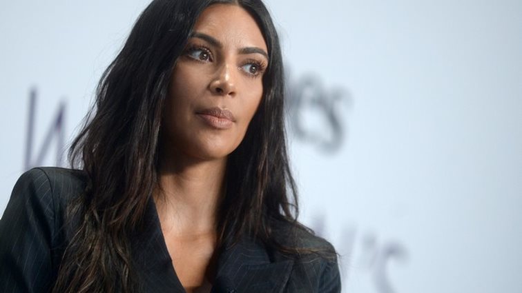 Kim Kardashian
: Τι είναι αυτές οι μάσκες που φοράει στα χείλη της;