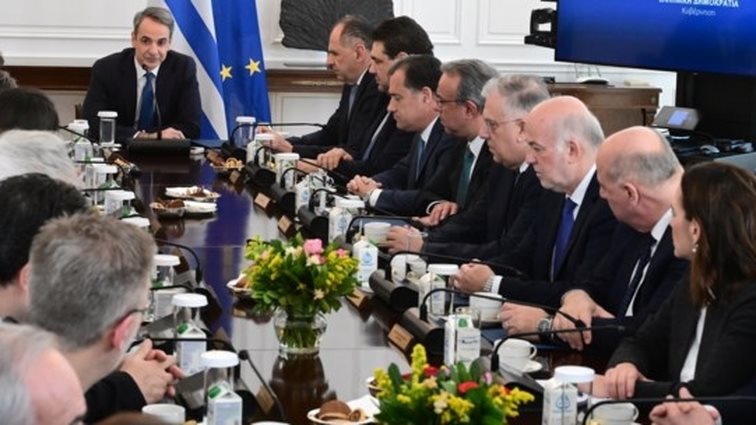 Σήμερα ο ανασχηματισμός: Αντιπρόεδρος ο Χατζηδάκης, στο ΥΠΟΙΚ ο Πιερρακάκης, Πλεύρης - Κυρανάκης στα τρένα