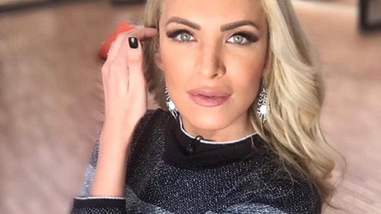 Κατερίνα Καινούργιου: «Είχα πολύ άσχημη εφηβεία κι έχω εξαφανίσει σχεδόν όλες τις φωτογραφίες μου!»