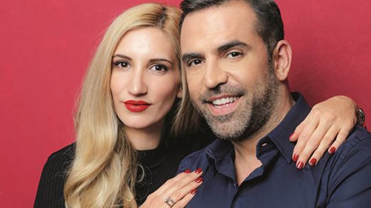 Στέφανος Κωνσταντινίδης &amp; Μαρία Δήμου: Παντρεύτηκαν και βάφτισαν τον γιο τους στην Τήνο