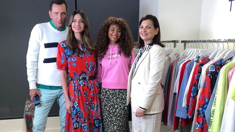 Όσα έγιναν στο πρώτο Tommy Hilfiger Livestream Shopping Event στην Ελλάδα με οικοδέσποινα την Ηλιάνα Παπαγεωργίου