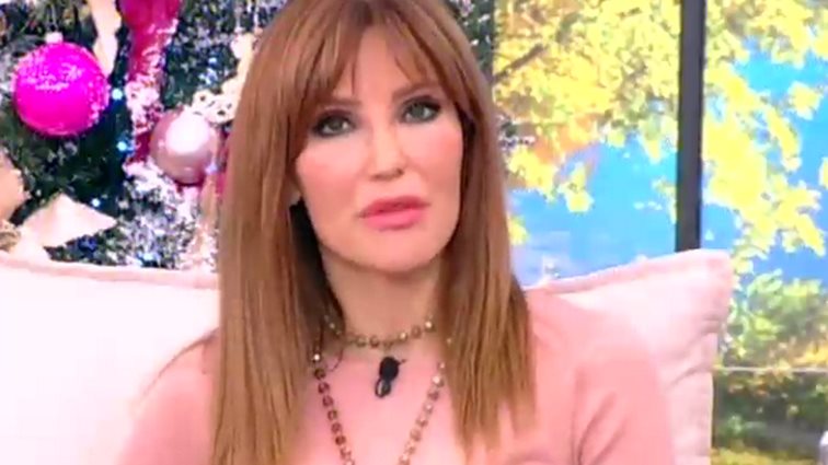 Βίκυ Χατζηβασιλείου: Επιστρέφει στο «Πάμε Πακέτο» με αναπηρικό καροτσάκι!