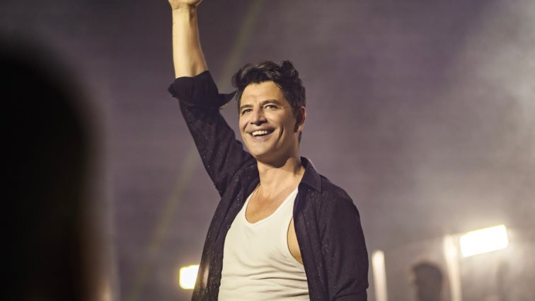 Θαυμάστρια έκανε on stage ερωτική εξομολόγηση στον Σάκη Ρουβά: "Ήταν το καλύτερο πρώτο ραντεβού της ζωής μου"