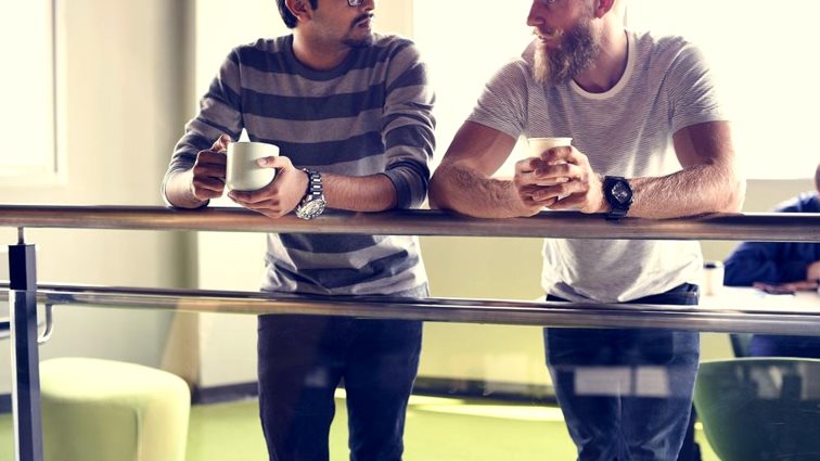 Πόσο αληθινές είναι τελικά οι σχέσεις; : 10 αλήθειες που πονάνε για τις ανθρώπινες σχέσεις του σήμερα