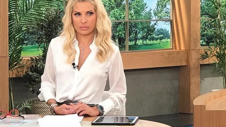 Ελένη Μενεγάκη: Όπως δεν την έχεις ξαναδεί
