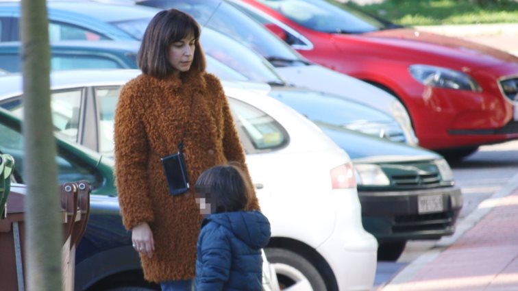 Η Κατερίνα Παπουτσάκη σε χαλαρές οικογενειακές στιγμές με τον γιο της Κίμωνα