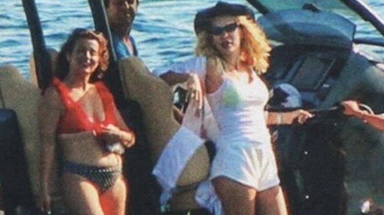 Ελένη Μενεγάκη: Με τον Μάκη Παντζόπουλο &amp; τα παιδιά της εν πλω