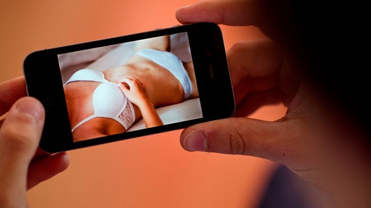 Γιατί δεν χρειάζεται να ντρέπεσαι που βλέπεις πορνό
: Χαλάρωσε και απόλαυσέ το
