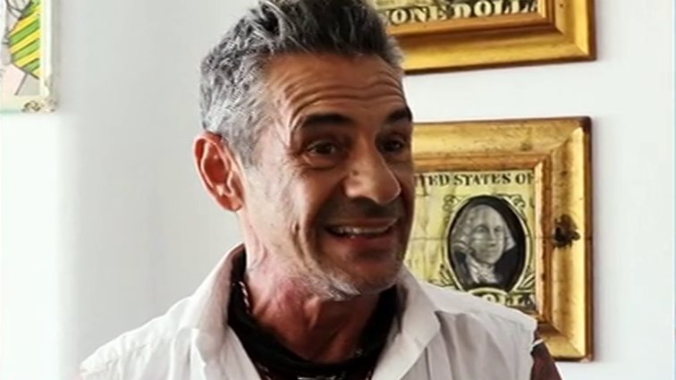 Διονύσης Πρώιος: Ανοίγει το σπίτι του &amp; μιλάει για την οικογένεια του και τη σχέση του με τον Ωνάση