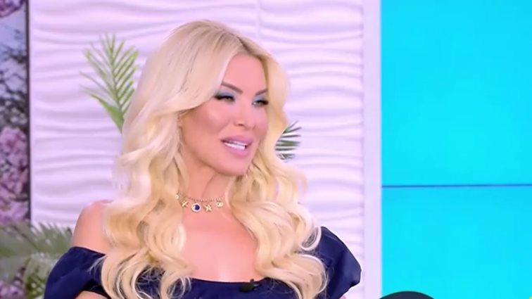 Η Κατερίνα Καινούργιου αποκαλύπτει το ξεχωριστό δώρο που προσφέρει σε όλα τα βαφτιστήρια της