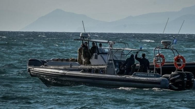 Ναυάγιο φορτηγού πλοίου στη Λέσβο: Αγωνία για τους 12 ναυτικούς - Ακαρπες οι έρευνες - Μόνο ένας επιζών [βίντεο]