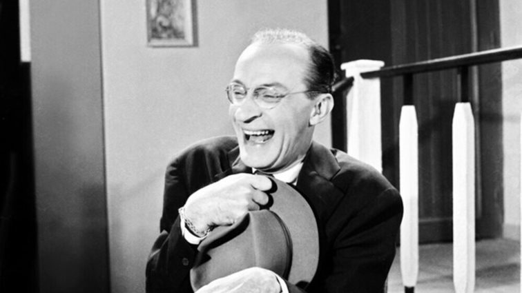 Ντίνος Ηλιόπουλος: Η άγνωστη ζωή του μεγάλου αστέρα του ελληνικού κινηματογράφου