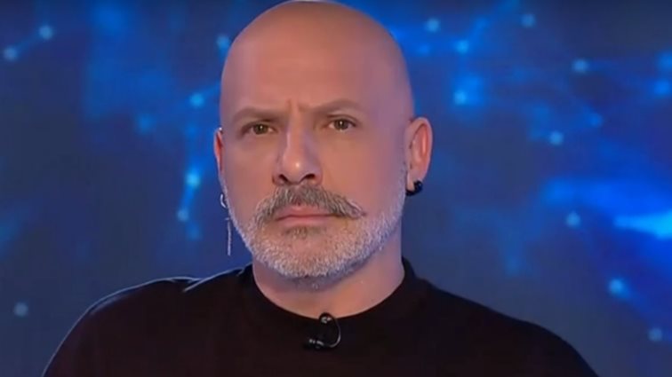 Ξέσπασε ο Μουτσινάς: "Δεν θα μου πεις πώς θα πενθήσω ρε παιδί μου! Πού ξέρεις τι περνάω εγώ;"