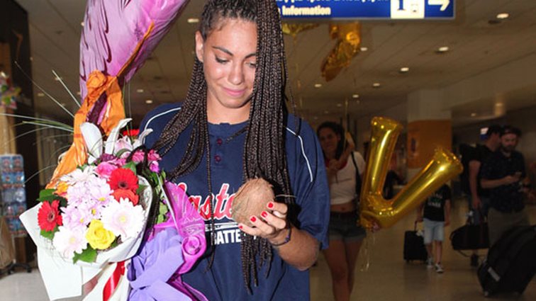 Ευρυδίκη Βαλαβάνη: Επέστρεψε στην Ελλάδα!: Όλες οι φωτογραφίες