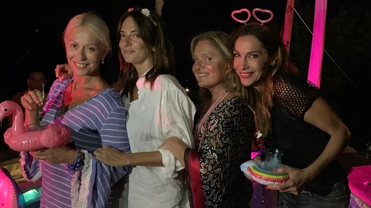 Δέσποινα Βανδή: Η νέα φωτογραφία από τις διακοπές με τους διάσημους φίλους της