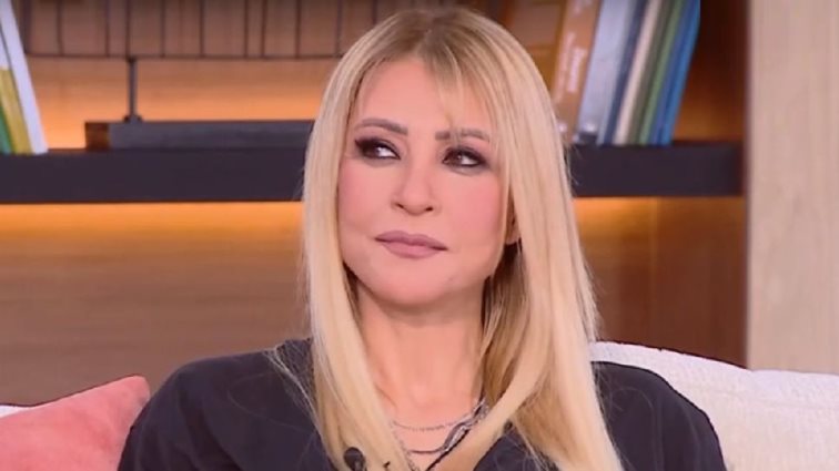 Λένα Παπαδοπούλου: &quot;Ο πατέρας μου είχε τη δική του οικογένεια - Βλεπόμασταν όταν εκείνος μπορούσε&quot;