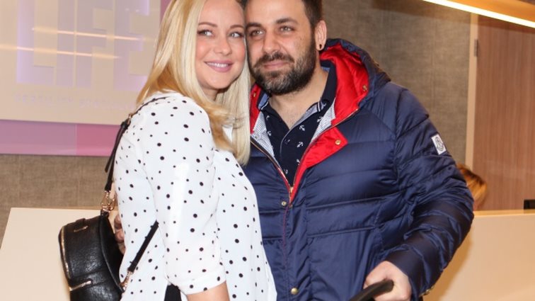 Γιώργος Γιαννιάς &amp; Ελευθερία Παντελιδάκη: Η έξοδος από το μαιευτήριο: Φωτογραφίες