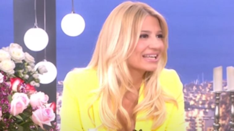 Επικό! Η Φαίη Σκορδά αποκάλυψε τον σπαρταριστό διάλογο με τον γιο της