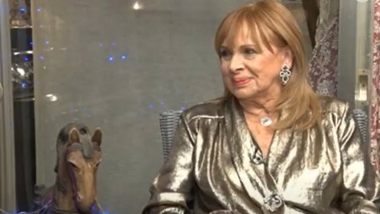 Η Άννα Φόνσου μιλάει για τη σχέση της με τον χρόνο και εξηγεί γιατί αρνείται να γεράσει