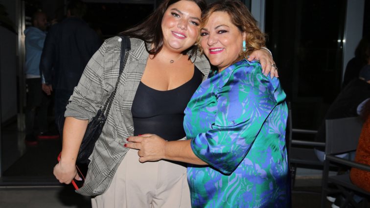 Η Δανάη Μπάρκα "πρόδωσε" το on stage λάθος της Βίκυς Σταυροπούλου: "Ξεκινάει το νευρικό γέλιο επειδή..."