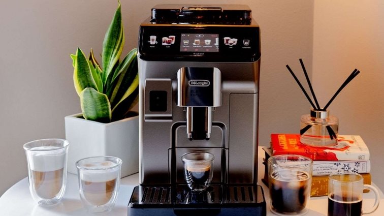 Ζήσε την Perfetto εμπειρία καφέ με την πλήρως αυτόματη μηχανή Eletta Explore της De&#39;Longhi