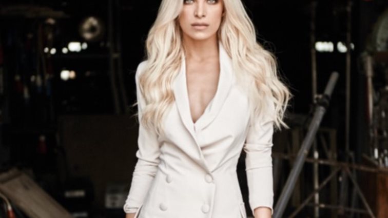 Κατερίνα Καινούργιου: Οι νέες φωτογραφίες στην παραλία