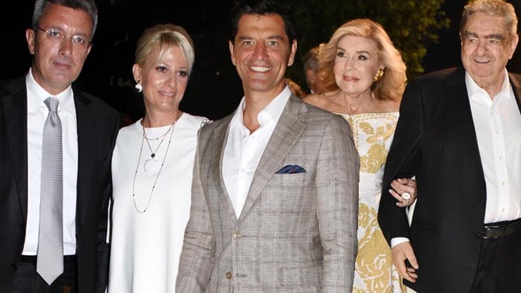 Διάσημες Εμφανίσεις
 
: Οι λαμπερές αφίξεις στο Ηρώδειο για την «Ελπίδα»