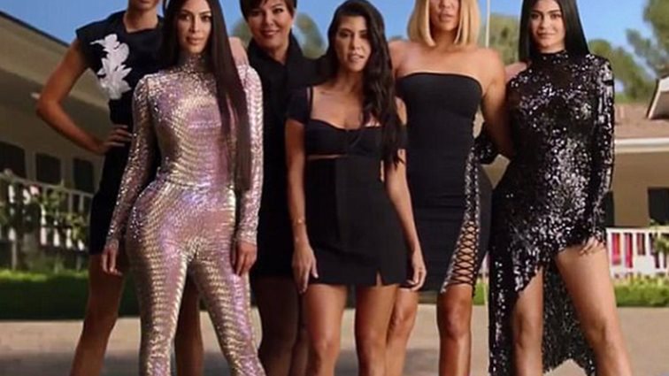 Keeping Up With The Kardashians : Το νέο trailer σε ταξιδεύει πίσω στον χρόνο!
