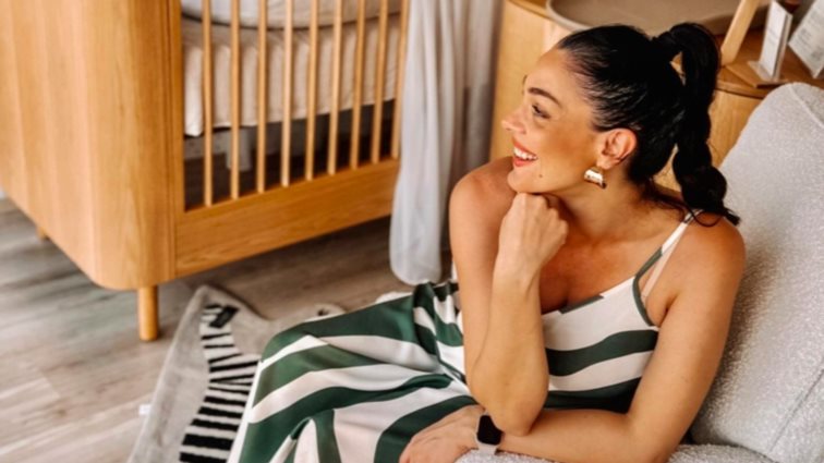 Η Ιωάννα Τριανταφυλλίδου σε χαλαρή βόλτα με τον νεογέννητο γιο της