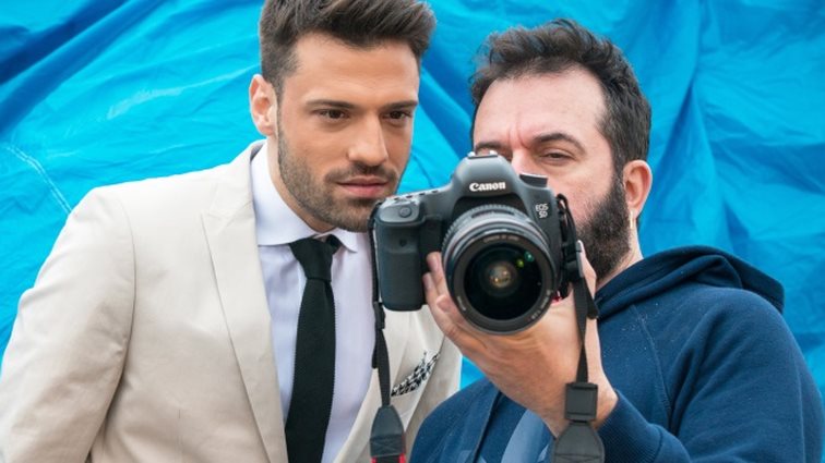 Κωνσταντίνος Αργυρός: Πού και με ποιους θα εμφανίζεται; Στα παρασκήνια της φωτογράφισης