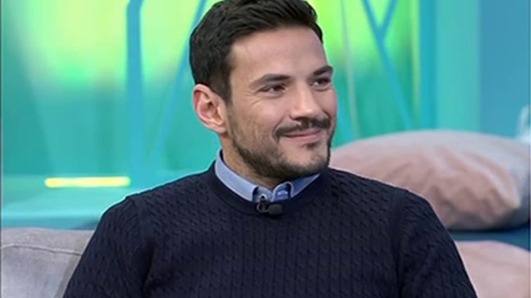 Κώστας Τσουρός: Στο πλευρό της Ζηνάς Κουτσελίνη στην ειδική εκπομπή για το τελευταίο αντίο στον Κώστα Βουτσά