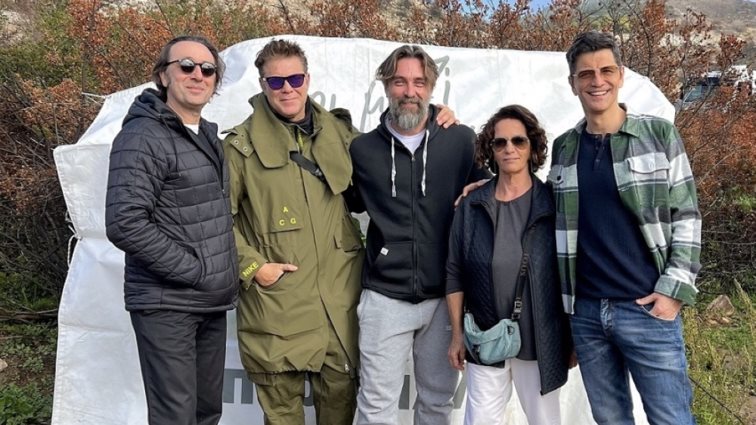 Οι celebrities του &quot;The Masked Singer&quot; στη δεντροφύτευση του &quot;Όλοι Μαζί Μπορούμε&quot;